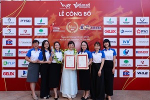 Các thành viên Daiichi Life Việt Nam tại Lễ công bố “Bảng xếp hạng Top 500 doanh nghiệp lợi nhuận tốt nhất Việt Nam 2026”