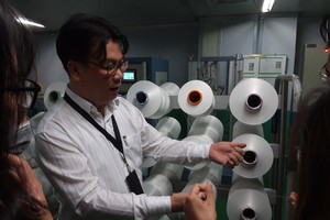 Ông Đặng Triệu Hòa trao đổi cùng giới phân tích 