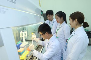 Người lao động, hoặc người phụ thuộc tham gia các khóa đào nghề nghiệp, đại học tại các cơ sở giáo dục trong nước được giảm tối đa 24 triệu đồng/năm. Ảnh: Dũng Minh