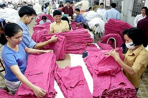 Xuất khẩu hàng dệt may 8 tháng ước đạt 13,65 tỷ USD