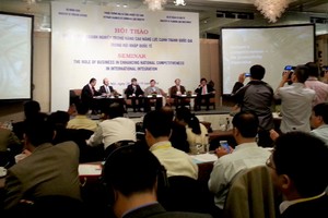 Đốc thúc hoàn thiện cơ sở hạ tầng cả cứng và mềm