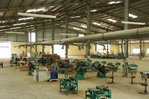 Nhiều ngành, lĩnh vực của Việt Nam chịu tác động cả đầu ra và đầu vào vì dịch Covid-19 (Ảnh minh họa)