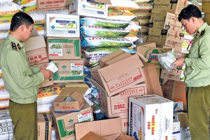 Tiếp tục kiểm tra xử lý nhiều vụ vi phạm trong sản xuất, kinh doanh khẩu trang y tế