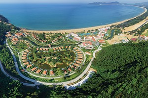 Dự án Laguna Lăng Côdo được Tập đoàn Banyan Tree - Singaporre đầu tư xây dựng với tổng vốn đầu tư hơn 500 triệu USD 