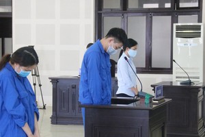 Ba bị cáo nghe HĐXX tuyên án
