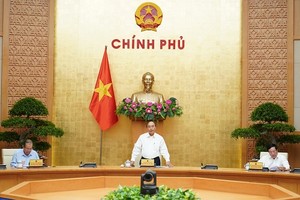 Thủ tướng Chính phủ Nguyễn Xuân Phúc phát biểu tại cuộc họp.