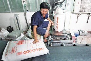 Đường trong nước khó tiếp cận thị trường bởi đường nhập lậu và hành vi phản cạnh tranh từ nước ngoài. Ảnh: Đức Thanh