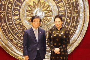 Chủ tịch Quốc hội Nguyễn Thị Kim Ngân đón tiếp Chủ tịch Quốc hội Hàn Quốc Park Byeong Seug.