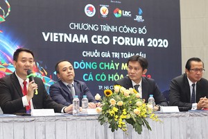Ông Lê Trí Thông (ngoài cùng bên trái) chia sẻ tại buổi công bố Việt Nam CEO Forum 2020 (Ảnh: HP).