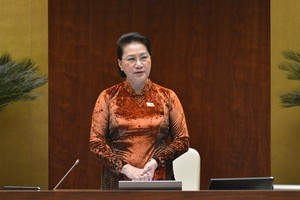 Chủ tịch Quốc hội Nguyễn Thị Kim Ngân trả lời chất vấn trực tiếp.
