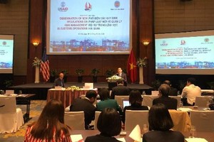 Phó Tổng cục trưởng Tổng cục Hải quan Hoàng Việt Cường phát biểu tại Hội nghị. Ảnh: Trịnh Hải.