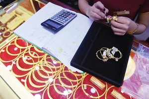 Giá vàng hôm nay ngày 19/9: Vàng trong nước vẫn cao hơn thế giới hơn 18 triệu đồng/lượng