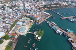 Đòi lại quyền khai thác cảng biển lớn nhất Phú Quốc