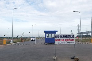 Chưa được cấp phép, nhưng dự án Khu đô thị Đông Bình Dương đã được xây dựng hoàn thiện cơ sở hạ tầng tại một số tuyến đường.