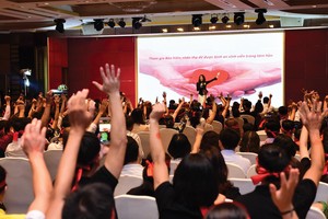 Doanh thu bảo hiểm nhân thọ 2021 dự báo ở mức 2 con số. Ảnh: Dũng Minh