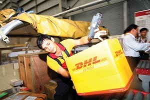 DHL là một trong số hàng chục doanh nghiệp logistics xuyên quốc gia lớn đang hoạt động tại Việt Nam. Ảnh: Lê Toàn