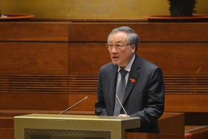 Chánh án Toà án nhân dân Tối cao Nguyễn Hoà Bình.