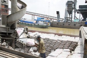Doanh nghiệp xi măng đối mặt với bài toán nâng cao hiệu quả xuất khẩu