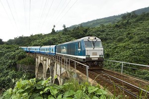 Bảo trì hệ thống kết cấu đường sắt quốc gia: Tái diễn tranh cãi ai được giao vốn