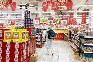 Ngay sau khi có thông tin về lịch trình của bệnh nhân nhiễm Covid-19 số 1659, GO! Hạ Long đã phun dung dịch khử trùng ngay trong đêm. Ảnh: Minh Đức.