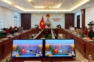 Phó Thủ tướng Chính phủ Vũ Đức Đam làm việc trực tuyến với Ban Chỉ đạo phòng chống dịch Covid-19 tỉnh Gia Lai.