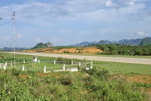 Một góc cảng hàng không Nà Sản bị dừng khai thác từ 16 năm qua.