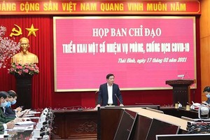 Chủ tịch UBND tỉnh Thái Bình Nguyễn Khắc Thận, Trưởng Ban chỉ đạo phòng, chống dịch Covid-19 của tỉnh phát biểu tại cuộc họp