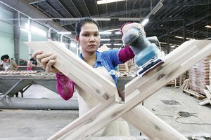 Rộng cửa xuất khẩu gỗ