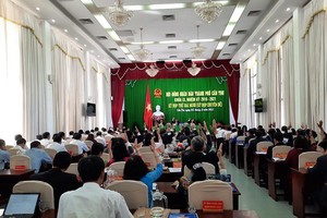 Đại biểu HĐND TP. Cần Thơ biểu quyết thông qua tờ trình của UBND TP. Cần Thơ