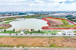 Khu vực Công viên nước (phần vạch đỏ) ở Vạn Phúc City vẫn chưa có hoạt động xây dựng nào