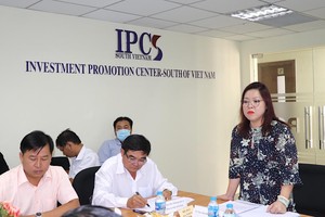 Bà Trần Thị Hải Yến chia sẻ tại buổi họp nhằm trao đổi kinh nghiệm xúc tiến đầu tư và hỗ trợ doanh nghiệp FDI vào các tỉnh/thành vùng ĐBSCL (Ảnh: H.Phúc).