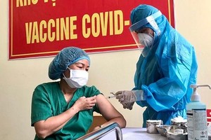 Thống kê của Bộ Y tế, hiện đã có gần 50.000 người Việt Nam tiêm chủng vắc-xin Covid-19.