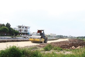 Nhiều khu đất nền được làm qua loa về hạ tầng rồi mở bán. Ảnh: Thành Nguyễn