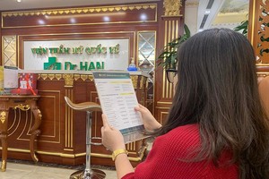 Tư vấn dịch vụ tại Thẩm mỹ viện D.H (Trần Duy Hưng, Cầu Giấy, Hà Nội).