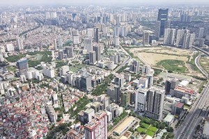 Thị trường bất động sản thời gian gần đây trở nên sôi động khác thường. Ảnh: Đức Thanh