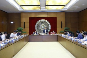  Chủ tịch Quốc hội Vương Đình Huệ làm việc với Ban Công tác đại biểu thuộc Uỷ ban Thường vụ Quốc hội (Ảnh DT) 