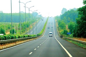 Cao tốc TP.HCM - Dầu Giây - Phan Thiết giúp rút ngắn đáng kể thời gian di chuyển từ TP.HCM xuống thành phố biển Phan Thiết. Ảnh: Lê Toàn