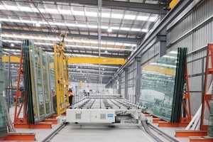 Bộ Xây dựng đề nghị các địa phương khi xem xét, quyết định chấp thuận chủ trương đầu tư các dự án xi măng, kính, gạch ốp lát cần cân nhắc, tránh đầu tư tràn lan, dẫn đến cung vượt cầu.