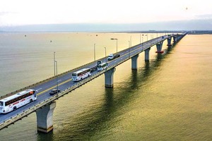 Cầu Tân Vũ - Lạch Huyện, cây cầu vượt biển dài nhất Việt Nam. Ảnh: Hồng Phong