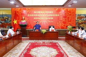 Chủ tịch Quốc hội, Chủ tịch Hội đồng bầu cử quốc gia Vương Đình Huệ khi làm việc với Ban Thường vụ Thành ủy Hải Phòng về công tác chuẩn bị bầu cử (Ảnh DT).