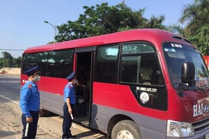 Thanh tra Sở Giao thông vận tải Hà Nội tăng cường kiểm tra phòng chống dịch Covid-19 trong hoạt động vận tải.
