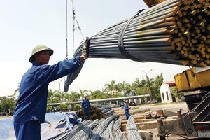 Tình hình kinh doanh ngành thép hiện thuận lợi, nhưng vẫn tiềm ẩn rủi ro bởi giá nguyên liệu đầu vào tăng cao Ảnh: Đức Thanh