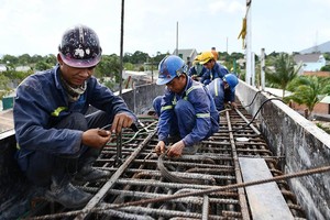 Thi công Dự án cao tốc Bắc - Nam, đoạn Phan Thiết - Dầu Giây. Ảnh: Phạm Hoàng