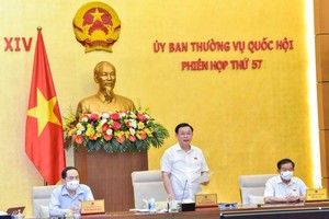 Chủ tịch Quốc hội Vương Đình Huệ phát biểu tại phiên họp (Ảnh Duy Linh).