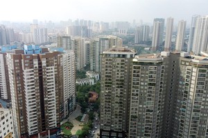 Tín dụng tăng trưởng vẫn dựa phần lớn vào cho vay liên quan đến bất động sản. Ảnh: Dũng Minh