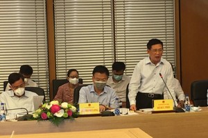 Bộ trưởng Bộ Tài chính Hồ Đức Phớc phát biểu tại phiên họp.