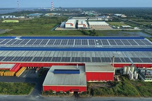 Các khu công nghiệp đang đa dạng hóa loại hình cho thuê đất, nhà xưởng để đáp ứng nhu cầu nhà đầu tư. Trong ảnh: KCN Sông Hậu