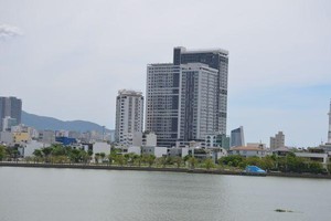 Đà Nẵng: Mỏi tay xử phạt chủ đầu tư Dự án Monarchy
