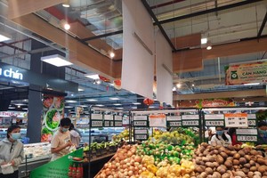 Tại các siêu thị của Saigon Co.op đã bắt đầu xuất hiện hiện tượng một số cá nhân gom hàng siêu thị đem ra ngoài bán để hưởng lợi cá nhân (Ảnh minh hoạ).