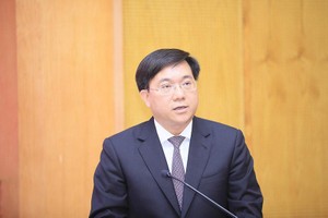  Thứ trưởng Bộ Kế hoạch và Đầu tư Trần Duy Đông.